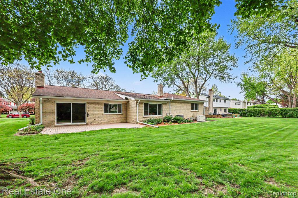 3888 Boulder Drive, Troy, MI 48084 — Photo 37