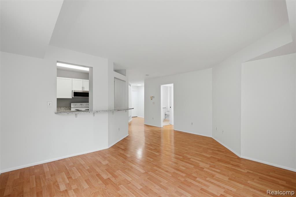 2215 S Huron Parkway - Photo 5