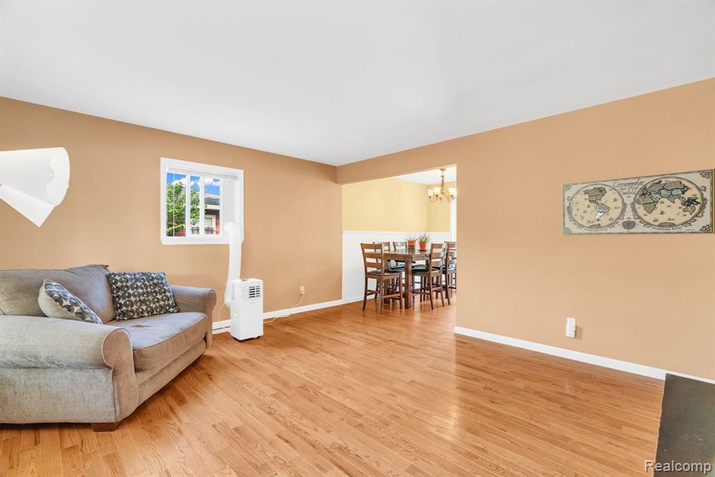 334 Fairfield Avenue, Holly, MI 48442 — Photo 6