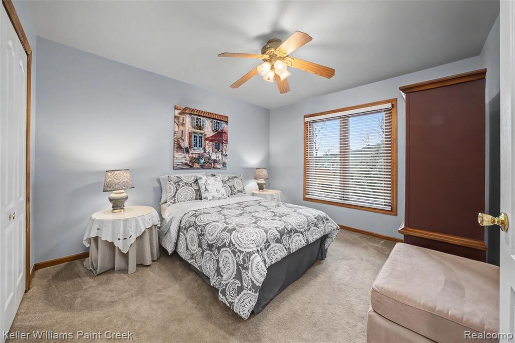 247 Glenmoor Drive S, Rochester, MI 48307 — Photo 35