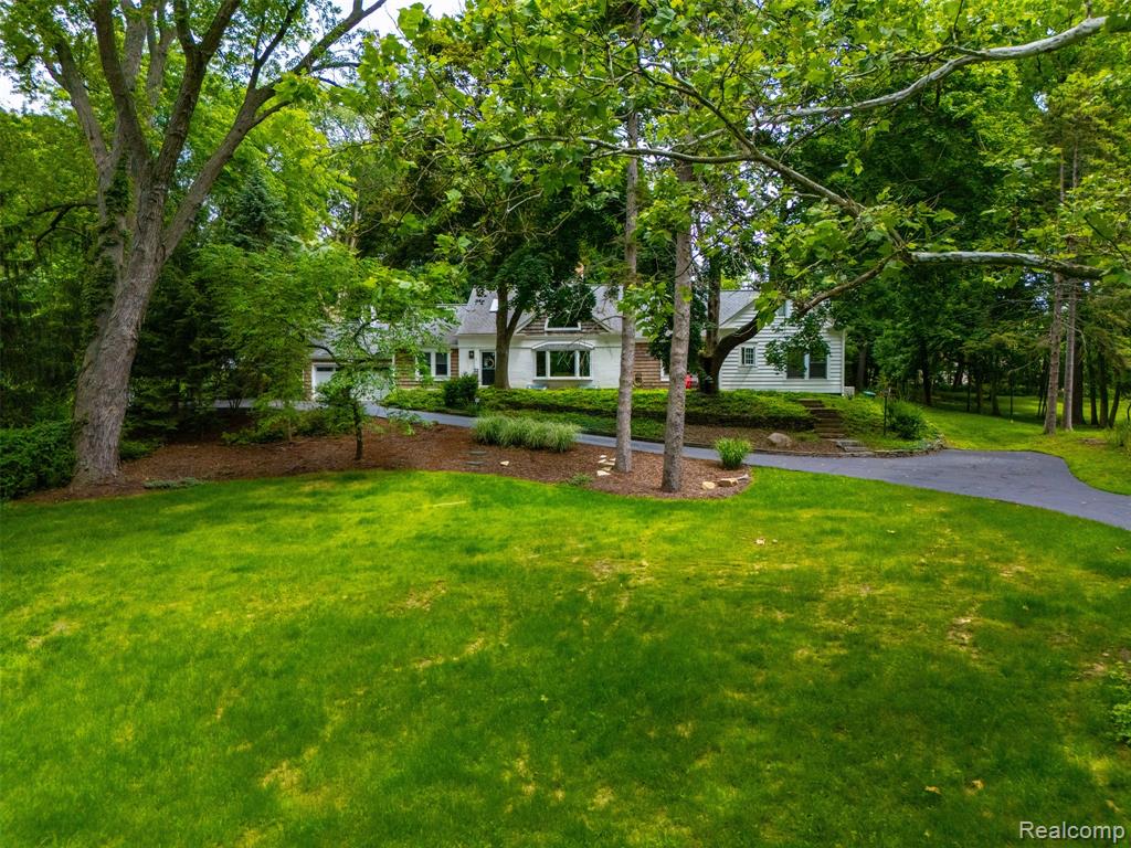 27310 Crestwood Drive, Franklin, MI 48025 — Photo 64