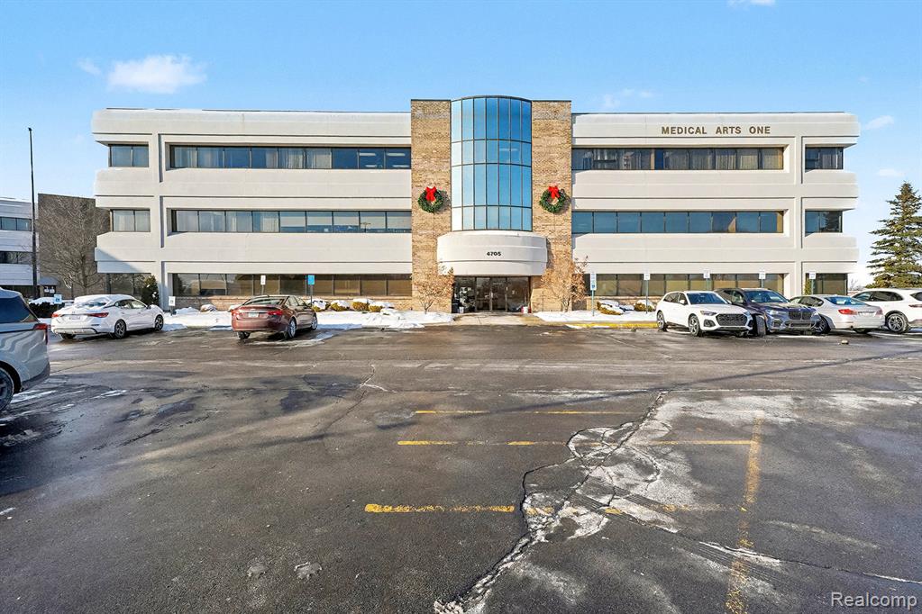 4705 Towne Centre Road, 304, Saginaw, MI 48604 — Photo 3