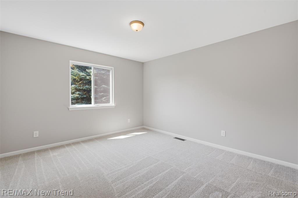 7301 VILLAGE PARK Drive, Independence, MI — Photo 36