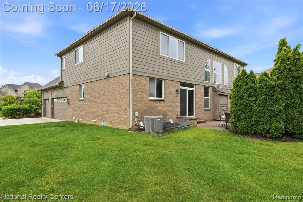 52347 Ferndale Drive, Northville, MI 48167 — Photo 29