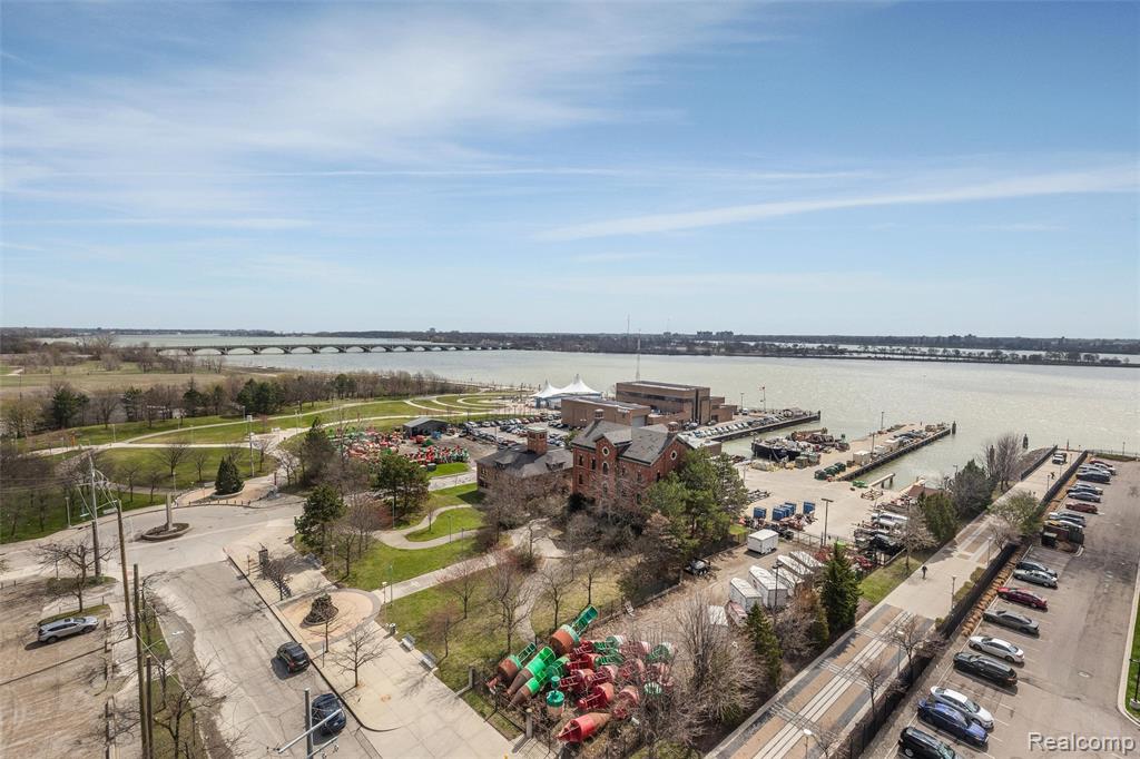 250 E Harbortown Drive, Detroit, MI 48207 — Photo 23