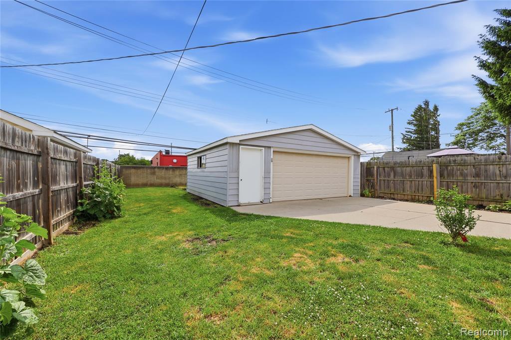 30746 Brush Street, Madison Heights, MI 48071 — Photo 24