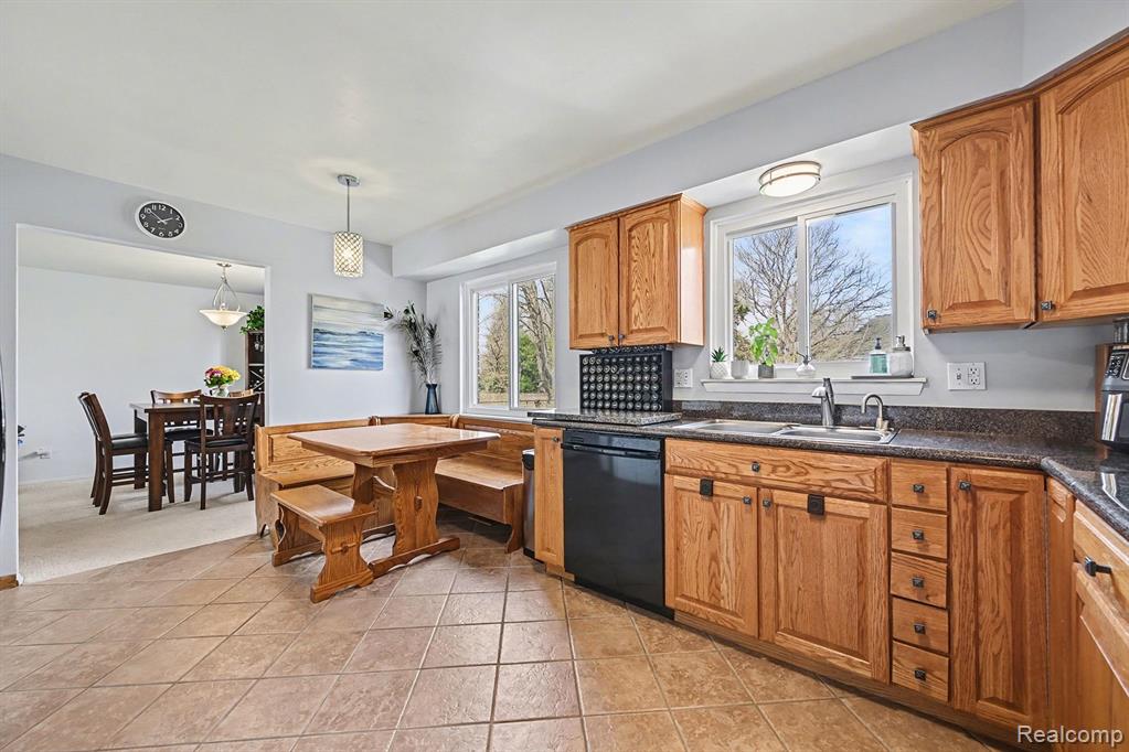 42942 Barchester Road, Canton, MI 48187 — Photo 9