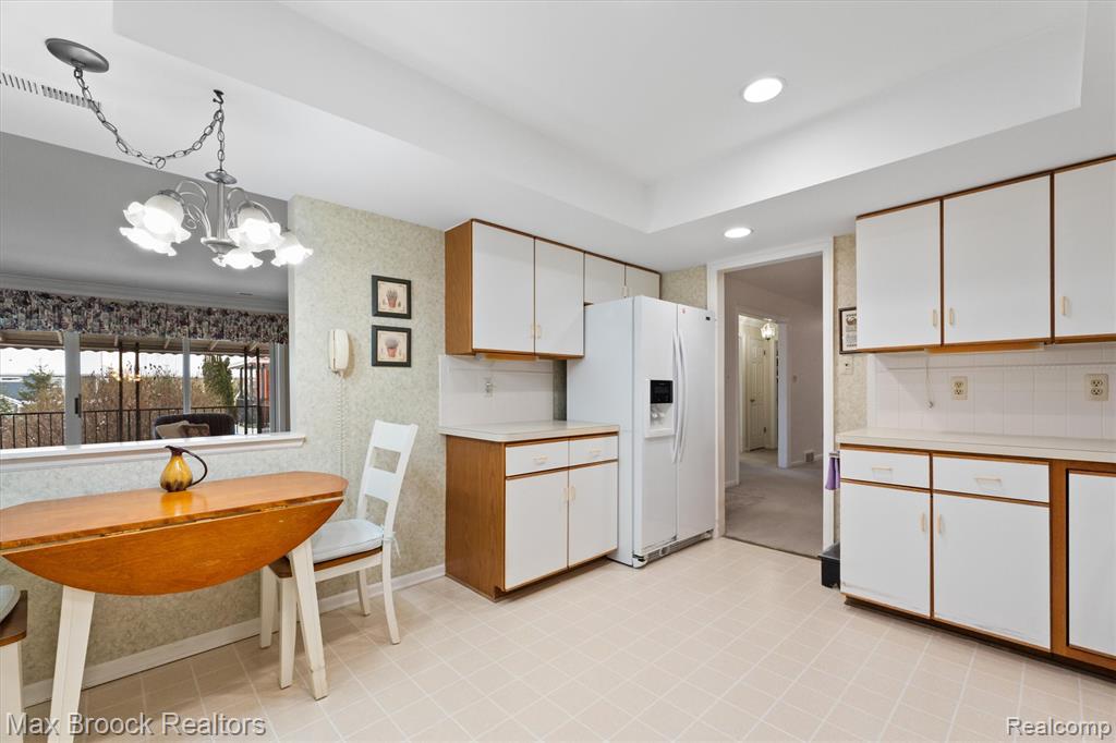 19710 W 13 Mile Road, 210, Beverly Hills, MI 48025 — Photo 15