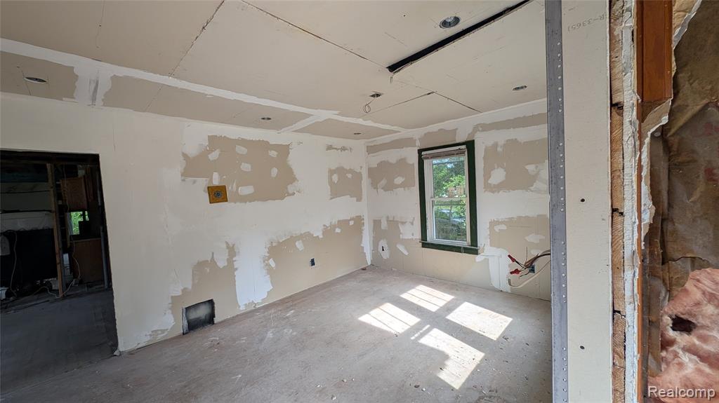 53 N Midland Drive, Pontiac, MI 48342 — Photo 12