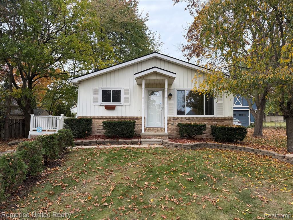 5096 Walker Drive, Brighton, MI 48114