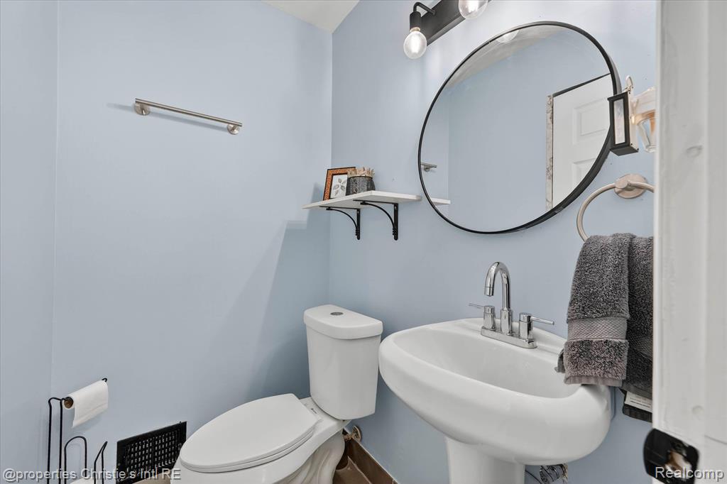 34504 Stellwagen Street, Wayne, MI, 48184