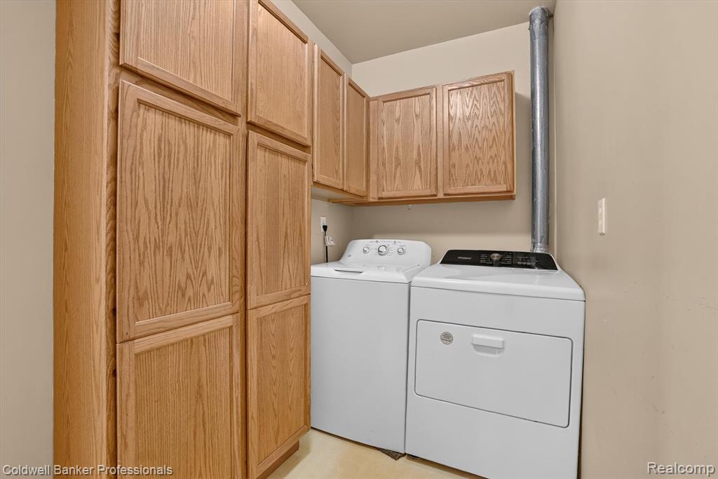 9533 Overlook Court, Grand Blanc, MI 48439 — Photo 24