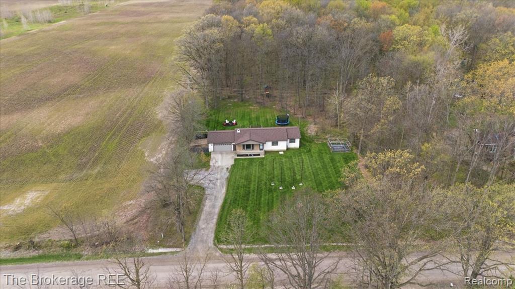 8254 Nichols Road, Gaines Vlg, MI 48436 — Photo 11