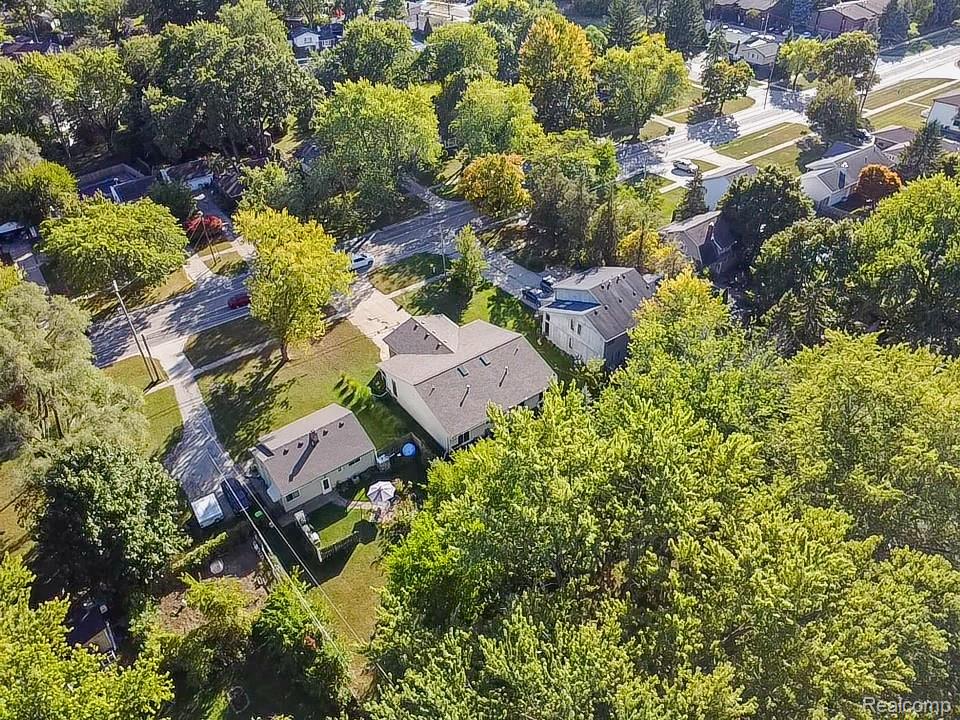 914 North Road, Fenton, MI 48430 — Photo 47
