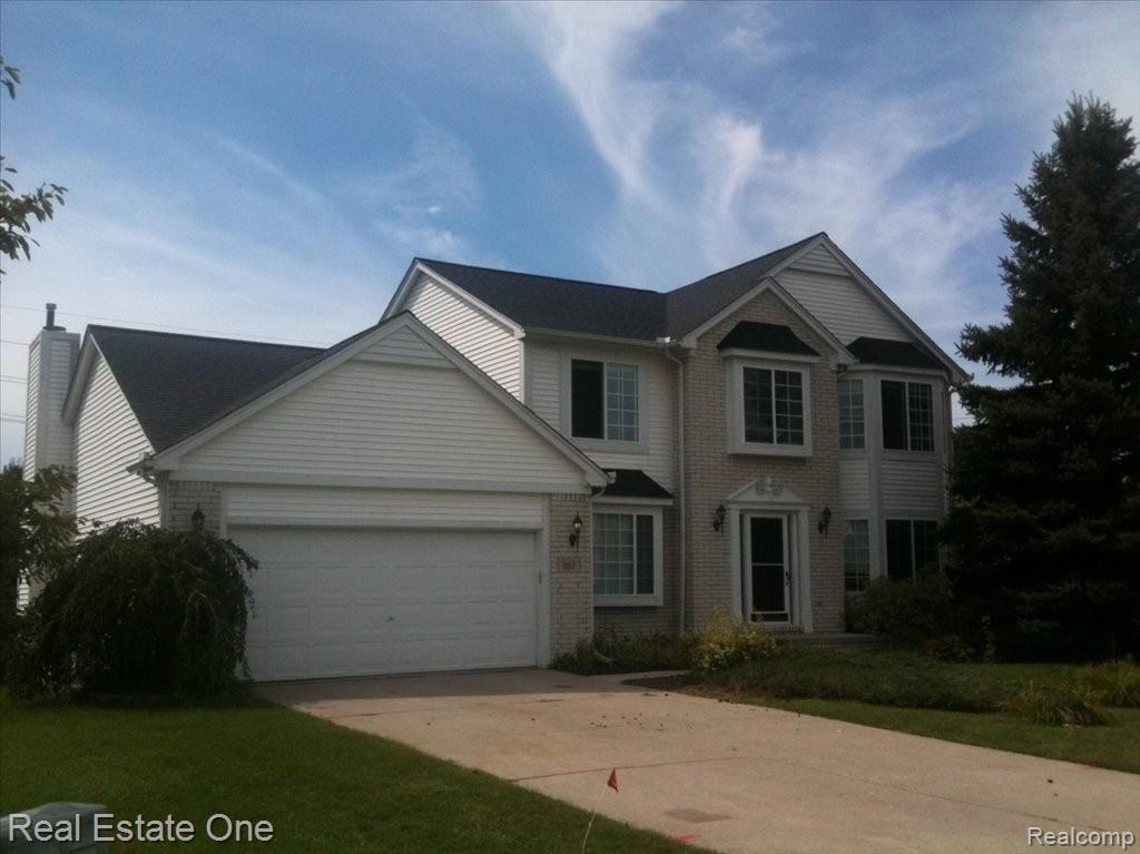 957 Meadowbrook Way, Milford, MI 48381 — front exterior