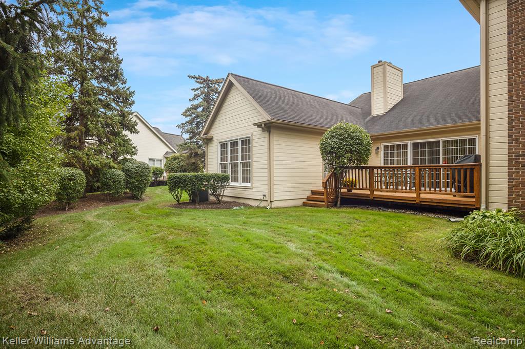 39542 VILLAGE RUN Drive, Northville, MI 48168 — Photo 24