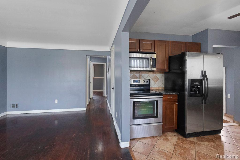 4976 CORNELL Street, Dearborn Heights, MI 48125 — Photo 4