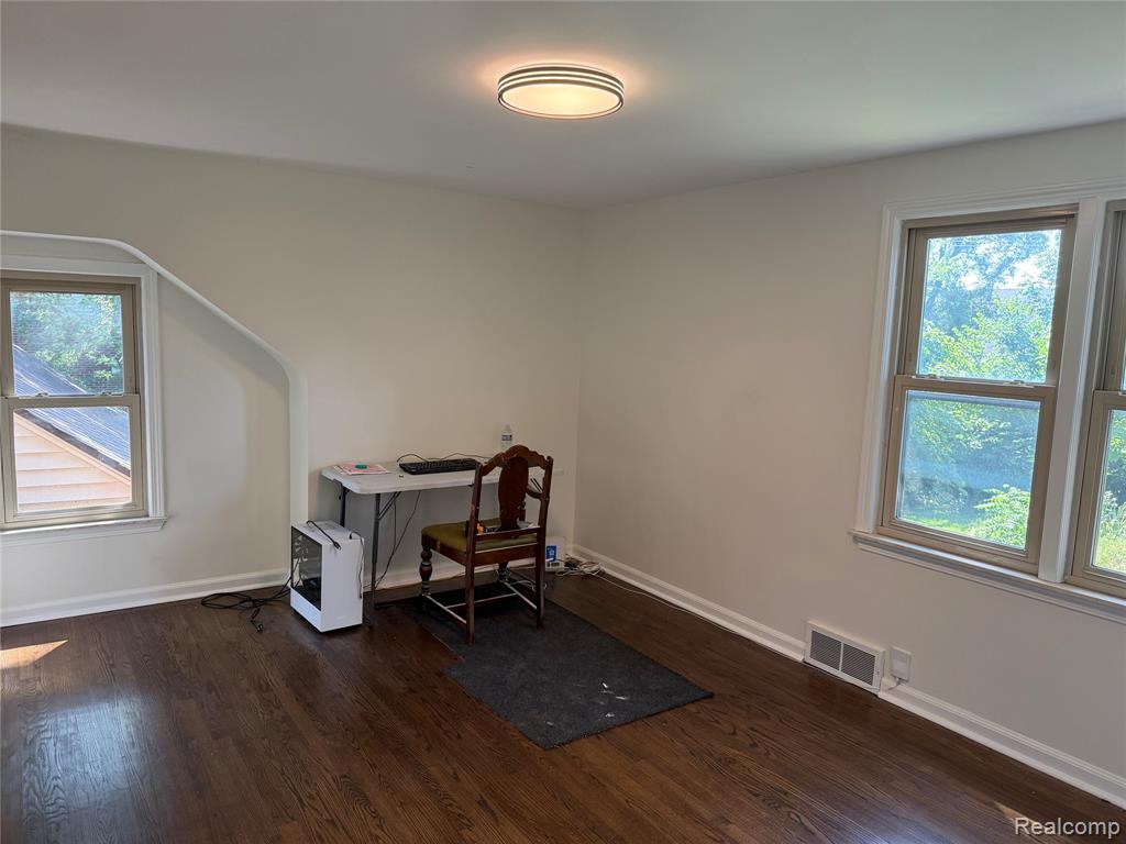 18141 Sunnybrook Avenue, Lathrup Village, MI 48076 — Photo 22