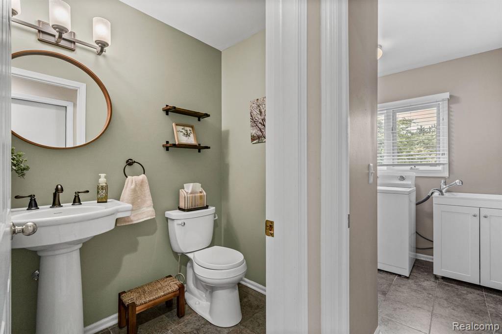 4096 Villager Dr Drive, Lake Orion, MI — Photo 20