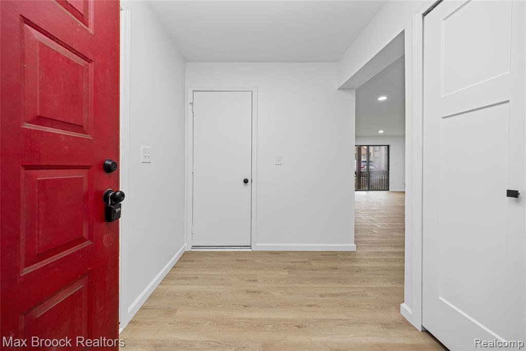7443 Brynmawr Court, West Bloomfield, MI — Photo 4