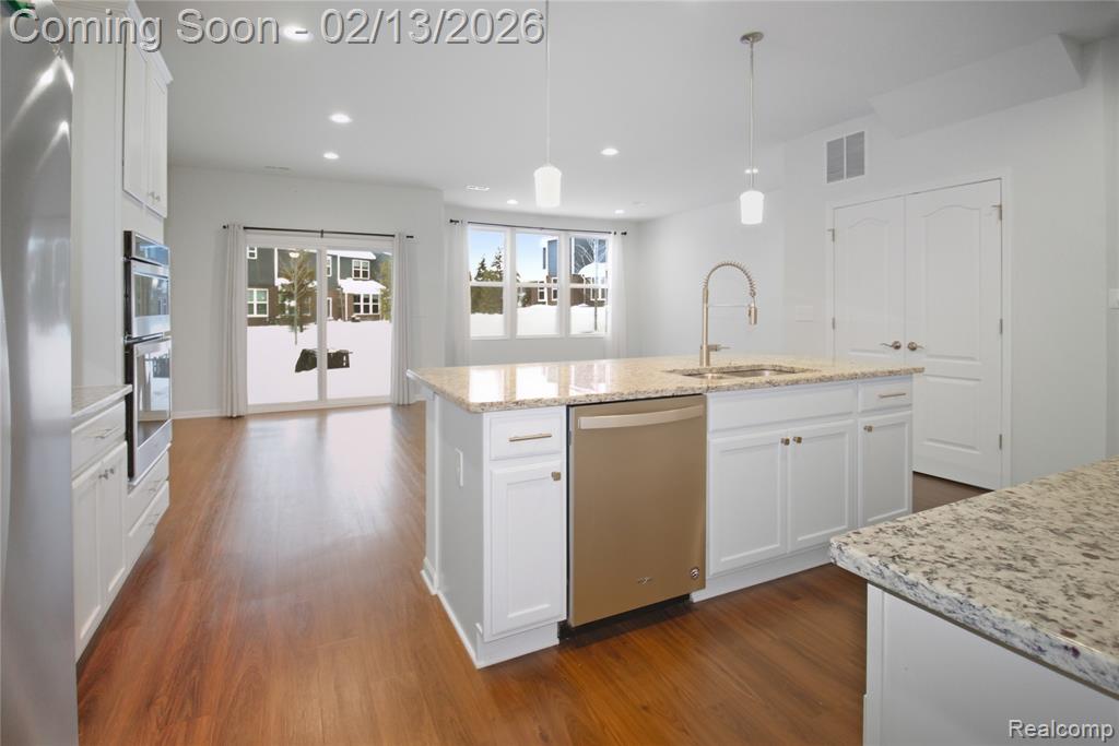 43629 Prospect, 102, Novi, MI — Photo 4