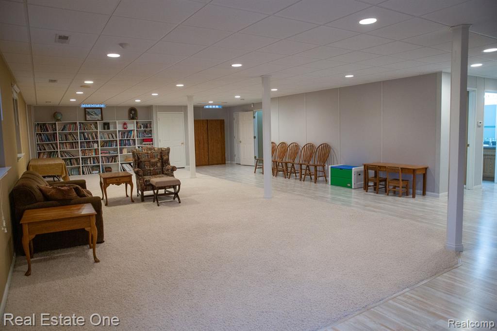906 W PENINSULA, Oxford, MI 48371 — Photo 25