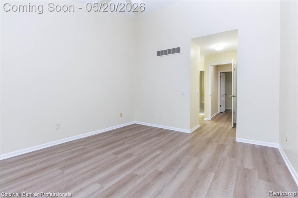 1093 Fairways Boulevard, Troy, MI 48085 — Photo 18