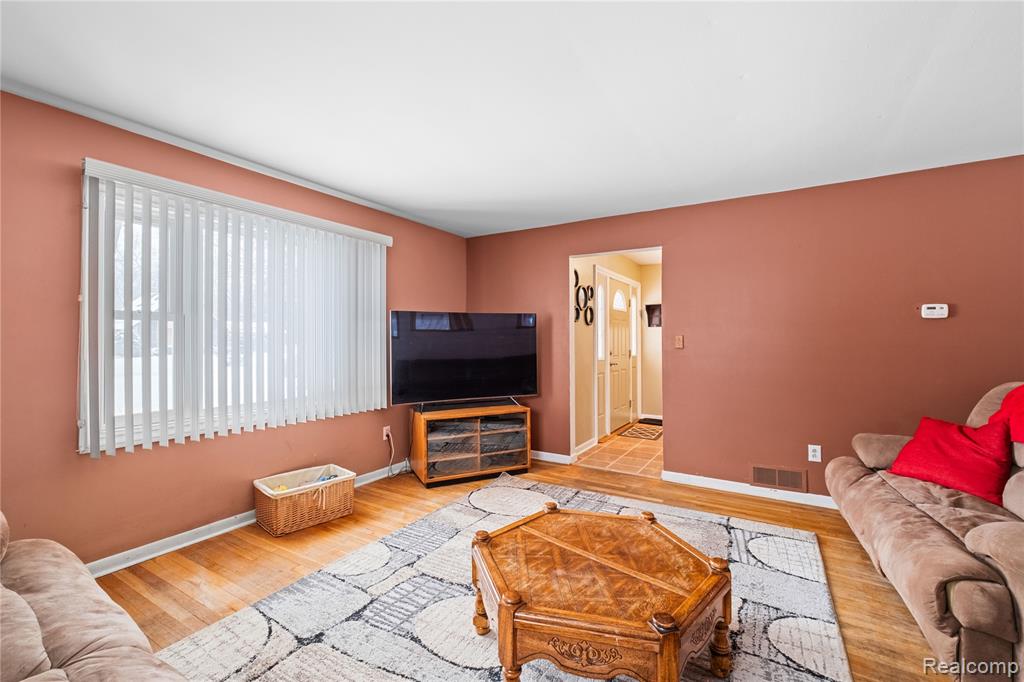 5050 Eagle Road, White Lake, MI 48383 — Photo 8