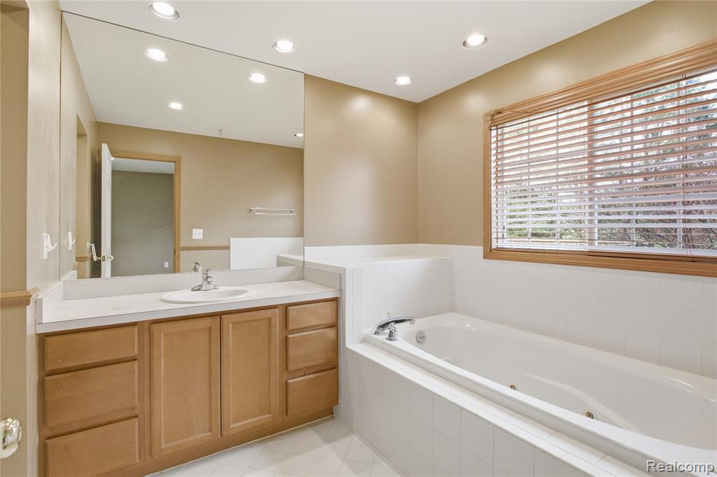 504 Overland Court, Oxford, MI 48371 — Photo 28