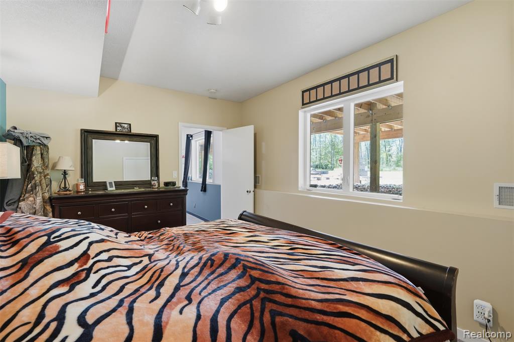 13158 Wood Road, Bath, MI 48808 — Photo 29
