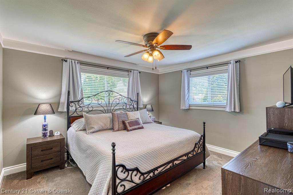 8943 ROSLYN Street, Livonia, MI 48150 — Photo 11