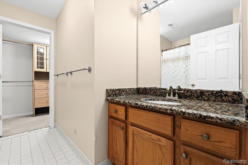 1039 FOUNTAIN VIEW Circle, South Lyon, MI 48178 — Photo 14