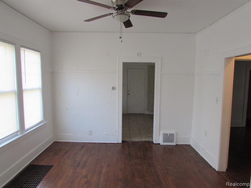 5270 MONTCLAIR Street, Detroit, MI 48213 — Photo 13