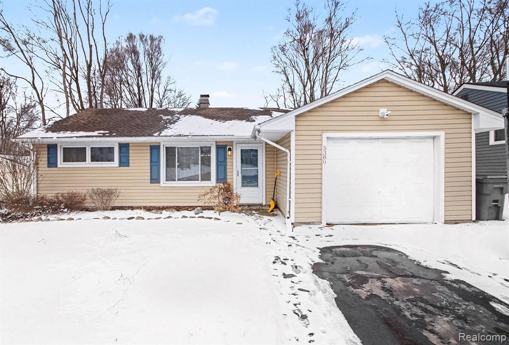 5380 Pontiac Lake Road, Waterford, MI 48327 — Photo 25