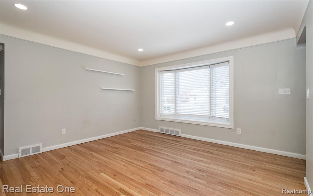 421 W Sunnybrook Drive, Royal Oak, MI 48073 — Photo 6