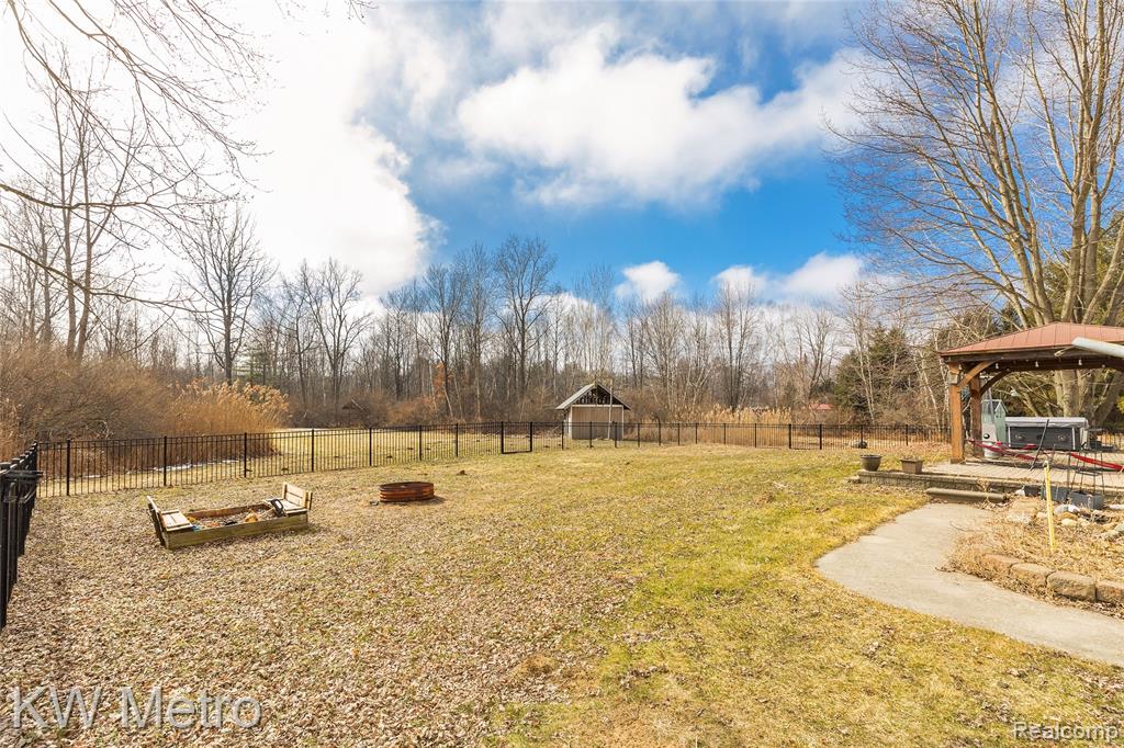 8665 Meskill Road, Columbus, MI — Photo 43