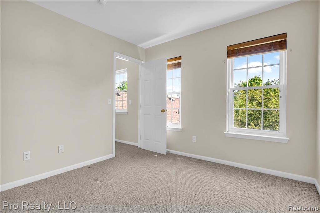 4000 Hunters Circle E, 137, Canton, MI 48188 — Photo 24