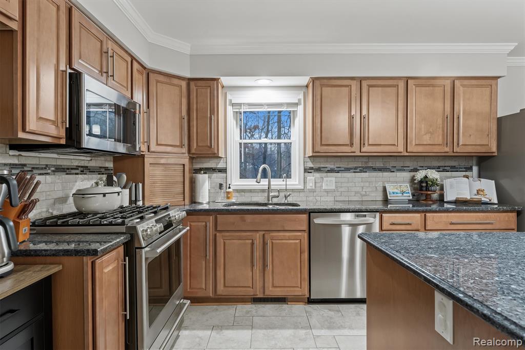 8301 Hyne Road, Brighton, MI 48114 — Photo 21