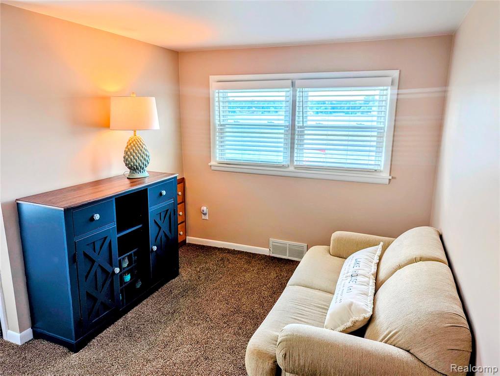 2525 Davista Drive, Highland, MI 48356 — Photo 37