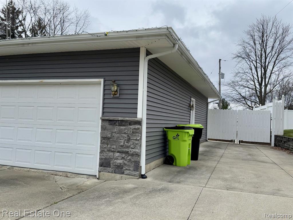 7075 YARMY Drive, Swartz Creek, MI 48473 — Photo 54