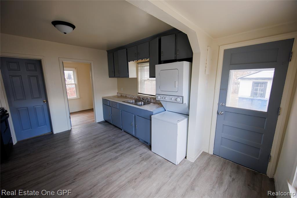 8242 Maxwell Avenue, Warren, MI 48089 — Photo 11