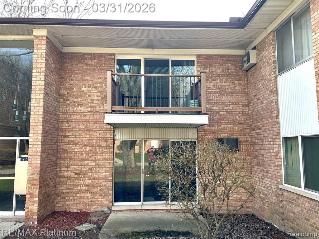 1229 Island Drive, 204, Ann Arbor, MI 48105