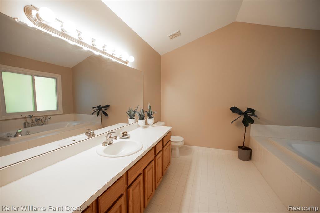 700 Woodfield Way, Rochester Hills, MI 48307 — Photo 16