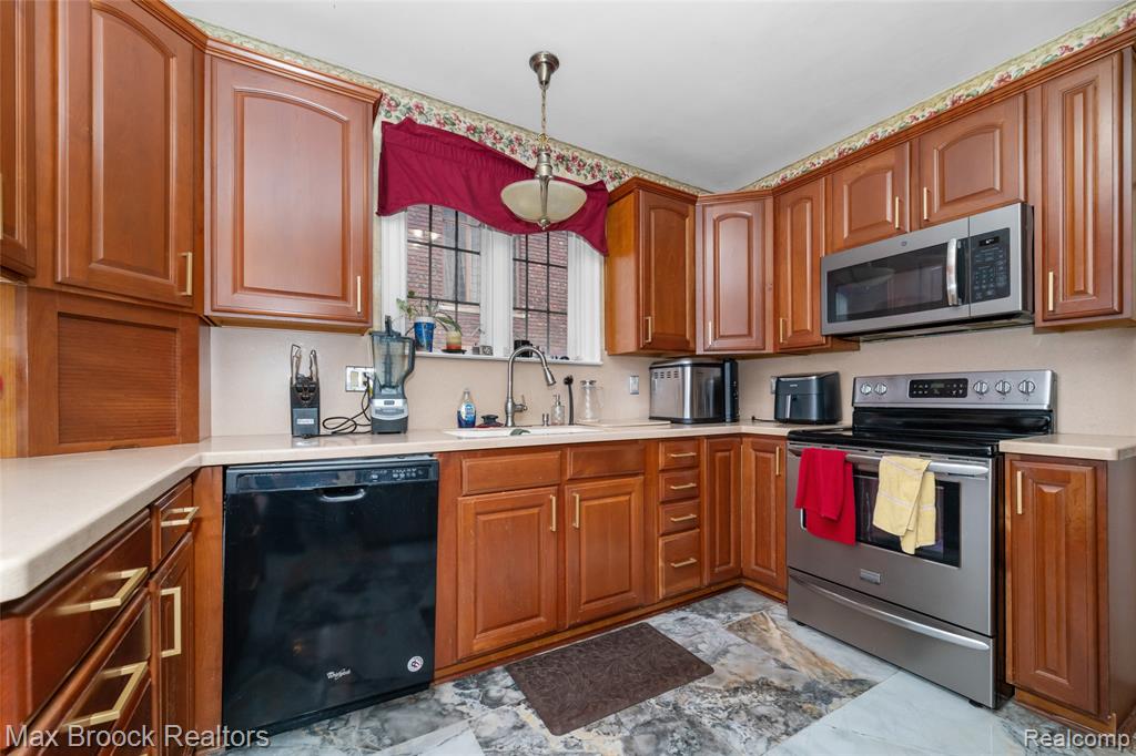 19331 Berkeley Road, Detroit, MI 48221 — Photo 25