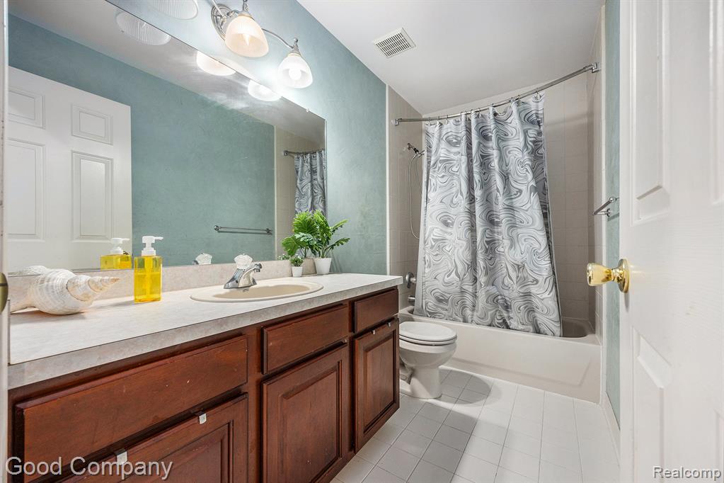 52117 Pebble Creek Drive, New Baltimore, MI 48047 — Photo 19