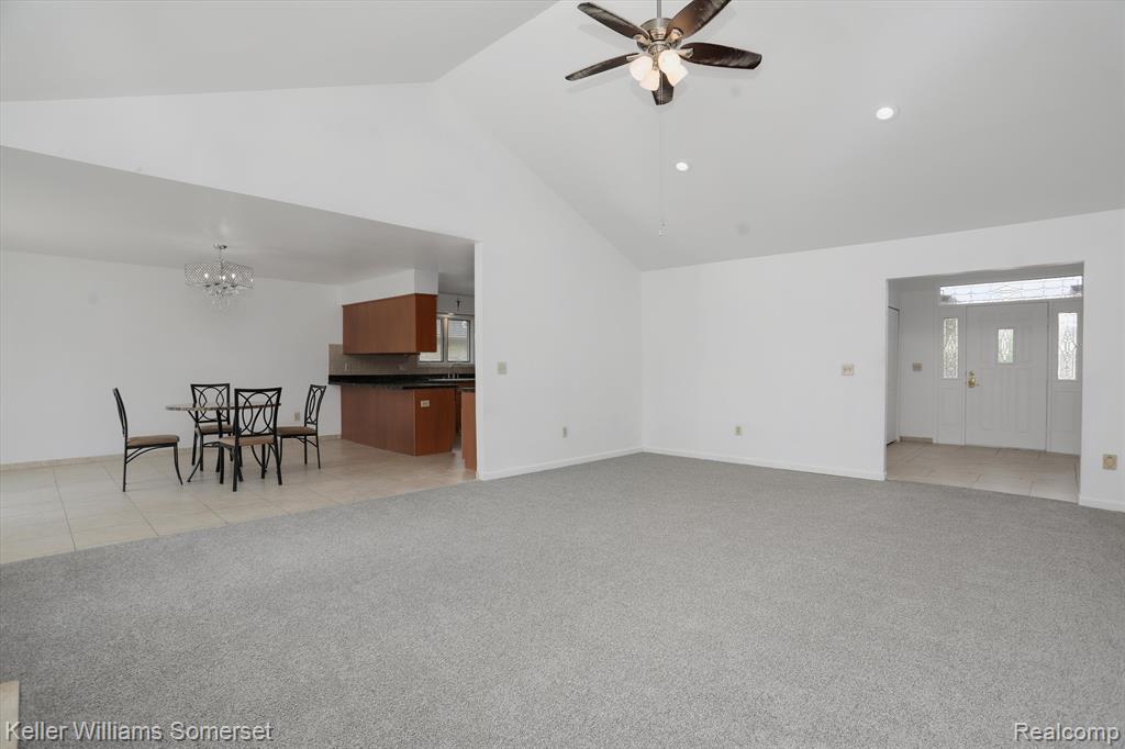 51488 BLUE SPRUCE Drive, Macomb, MI 48042 — Photo 15