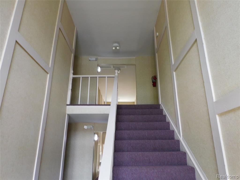 30268 Southfield Road, 229, Southfield, MI 48076 — Photo 2