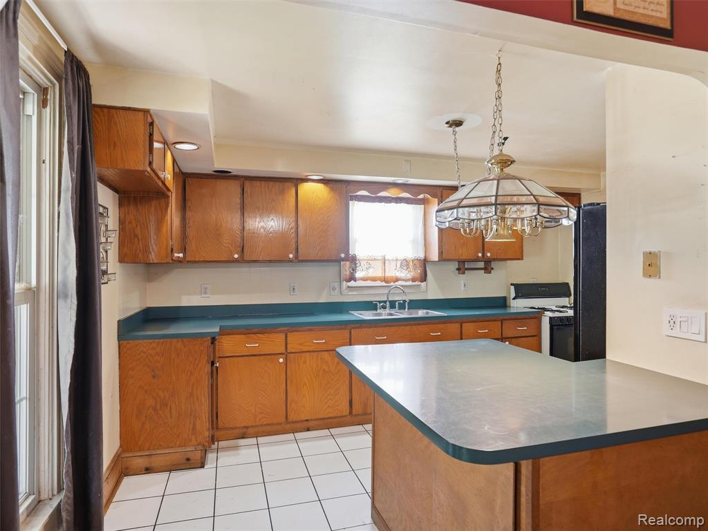 69 E Burdick Street, Oxford, MI 48371 — Photo 8