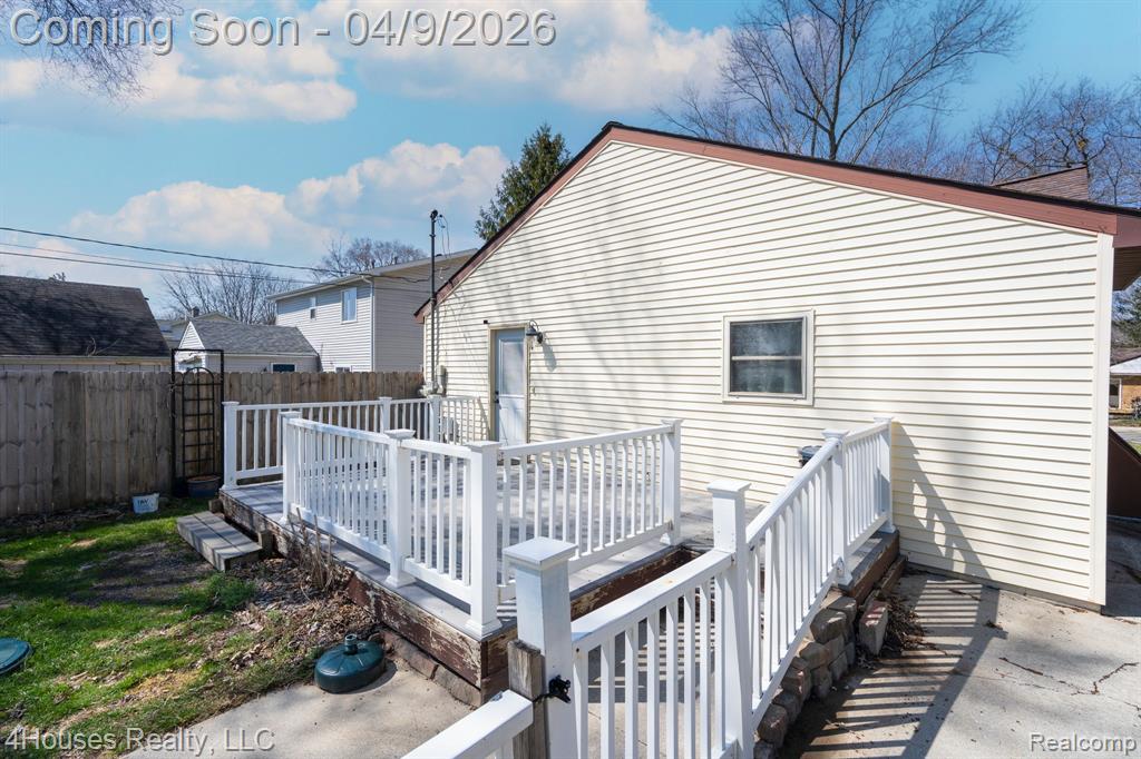 516 E Glass Road, Ortonville, MI 48462 — Photo 6