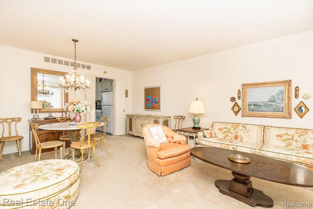 409 Fox Hills Drive N, 95, Bloomfield Hills, MI 48304 — Photo 6
